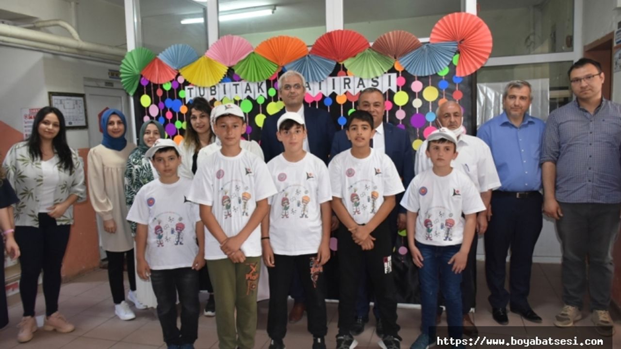Boyabat'ta TÜBİTAK 4006 Bilim Fuarı  açıldı