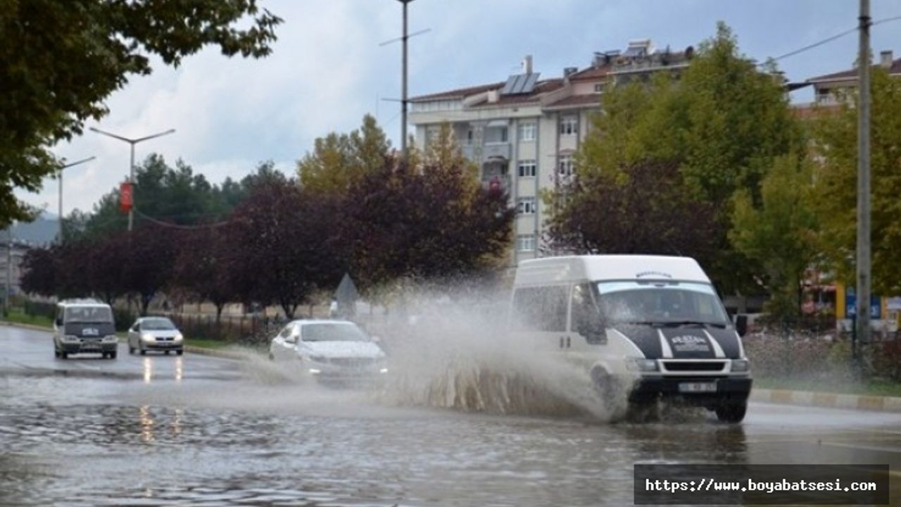 Meteorolojiden sel ve hortum uyarısı