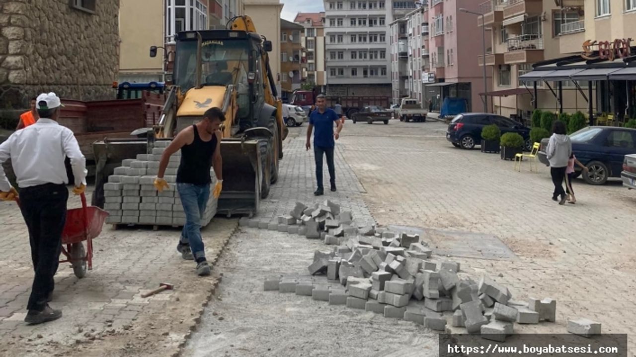 Kumluk Mahallesi'nde doğalgaz sonrasında bozulan yollar yenileniyor