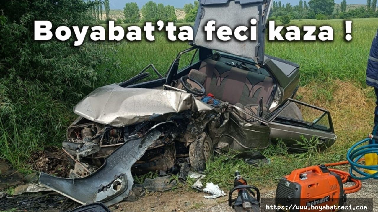 Boyabat’ta feci kaza ! Sıkışan sürücü itfaiye tarafından kurtarıldı