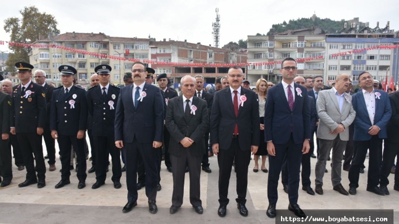 Boyabat'ta 100. yıl çelenk sunma töreni yapıldı