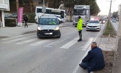 Boyabat’ta şeker komasına giren otomobil sürücüsü öndeki araca çarparak durabildi