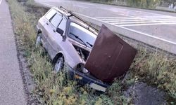 Boyabat'ta su kanalına düşen otomobilin sürücüsü yaralandı