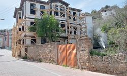 Boyabat'ta bir tarihi konak daha yenileniyor