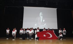 Boyabat’ta Bir İlk: İngilizce Yıl Sonu Gösterisi Büyük Beğeni Topladı