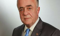 Eski belediye başkanına yumruklu saldırı!