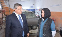 Boyabat Sanayisinde Kadın Emeği: 17 Yaşındaki Zeynep Kaporta Kalfası Oldu