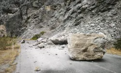 Sağanak sonrası heyelan