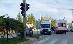Devrilen motosikletin sürücüsü hastaneye kaldırıldı
