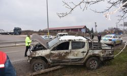 Boyabat'ta şarampole düşen pikap sürücüsü yaralandı