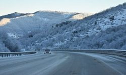 Sinop-Boyabat Karayolu’nda Kar Etkili: Buzlanmaya Karşı Dikkat!