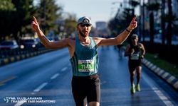 Boyabatlı Esnaf Kadir Burt Trabzon Yarı Maratonu’nda Kürsüde