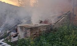 Boyabat’ta Metruk Binalarda Peş Peşe Çıkan Yangınlar Endişe Yaratıyor