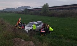 Boyabat’ta Takla Atan Otomobilde 3 Kişi Yaralandı