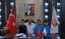 Makam koltuğu çocuklara emanet