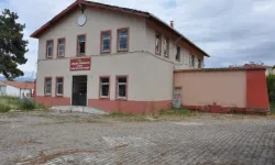 Boyabat’ta Metruk Bina Faciası: Eski Cezaevine Giren Çocuk Ağır Yaralandı