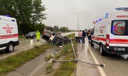 Boyabat’ta Bayram Yolunda Kaza: Aynı Aileden 5 Kişi Yaralandı