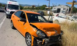 Boyabat'ta iki otomobilin karıştığı kazada 1 kişi yaralandı