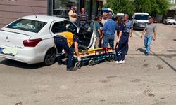 Boyabat'ta İki Otomobil Çarpıştı: 2 Yaralı