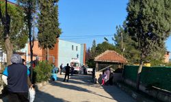 Boyabat’ta Okul Bahçesinde Servis, Öğrenciye Çarptı