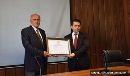 Başkan Hasan Kara ve meclis üyeleri mazbatalarını aldılar