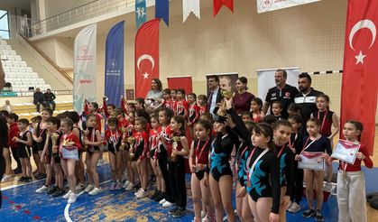Sinop İl Merkezinde Artistik Cimnastik branşında Boyabat Rüzgarı Esti.
