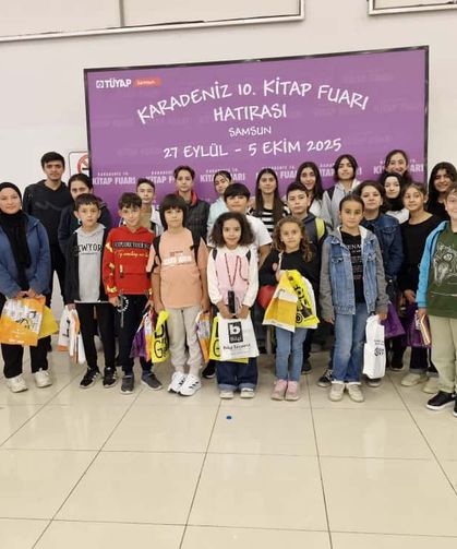 Yaşar Topçu Yatılı Bölge Ortaokulu Öğrencilerinden Samsun Kitap Fuarı Çıkarması