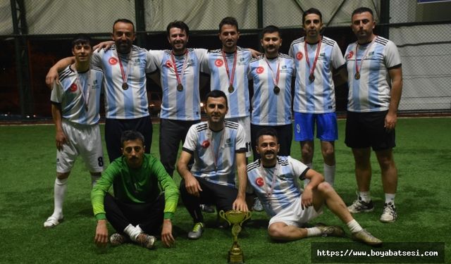 Kurumlar arası futbol turnuvasında şampiyon Boyabat Belediyesi oldu