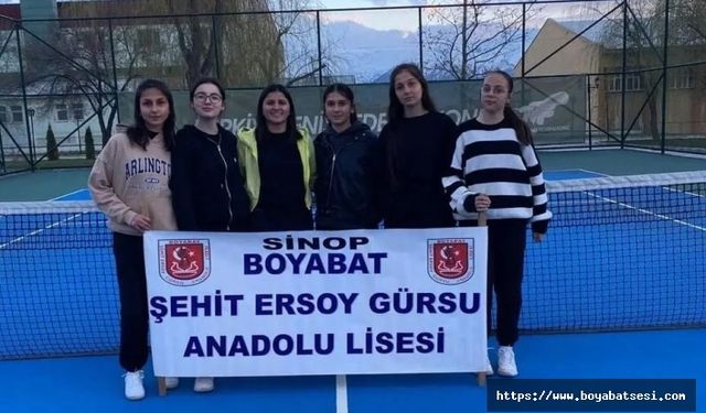 Boyabatlı tenisçilerden büyük başarı 