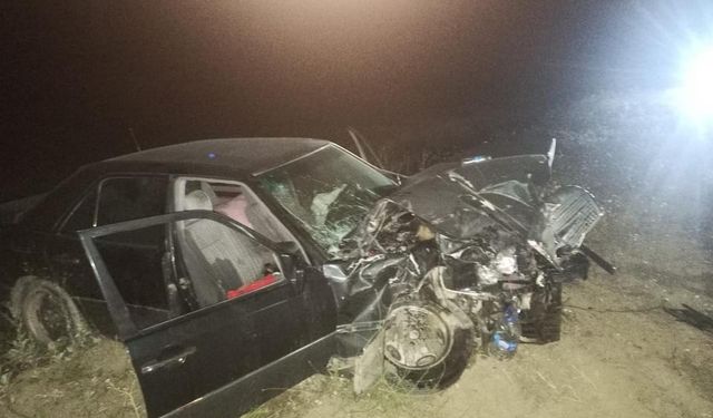 Boyabat'ta iki otomobilin çarpıştığı kazada 7 kişi yaralandı
