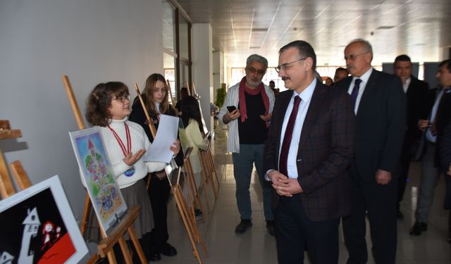 Boyabat’ta uluslararası deprem konulu karikatür sergisi düzenlendi