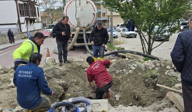 Boyabat İlçesinde Ana Asbest Boru  Arızası Süreci Devam Ediyor