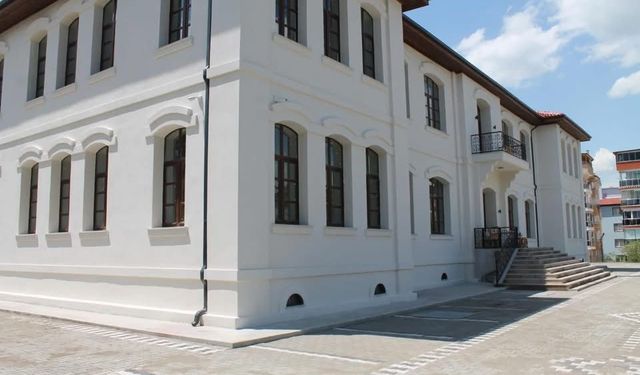 Boyabat Öğretmenevi Açılış İçin Gün Sayıyor: Eğitim Camiası Yeni Mekânına Kavuşuyor