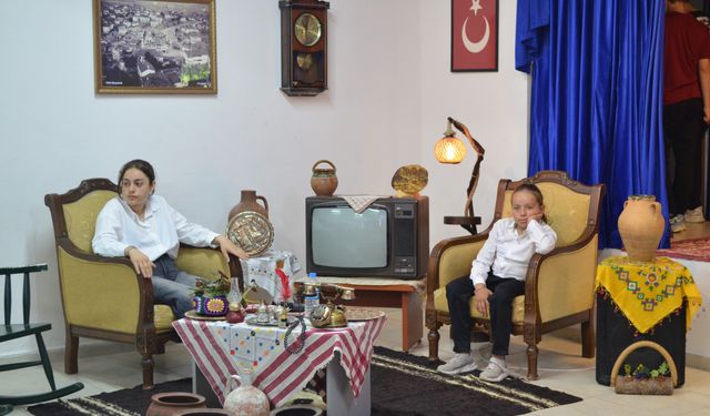Cengiz Topel İlkokulu ve Ortaokulu’ndan Anlamlı Etkinlik: “Kayıp Hisler Atölyesi” İzleyiciyle Buluştu
