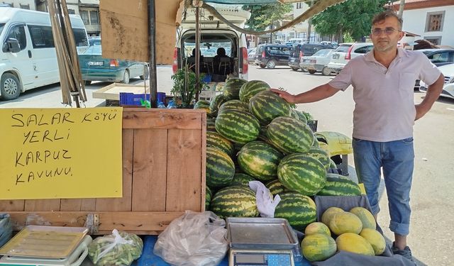 Boyabat’ın Yerli Karpuz ve Kavunu Tezgahlarda