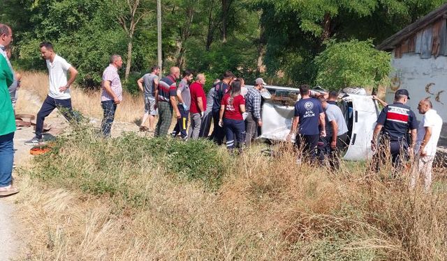 Boyabat Durağan Yolunda otomobil takla attı !