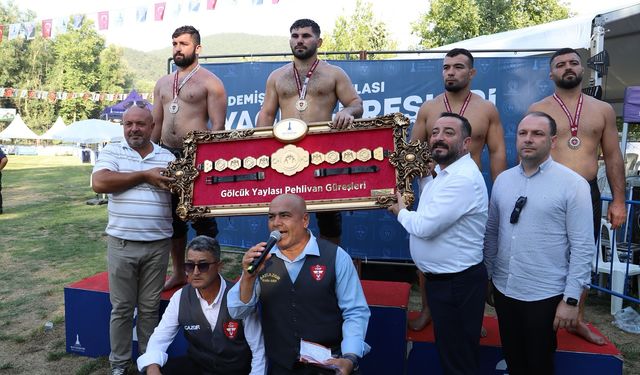 Durağanlı Pehlivan Erkan Taş, Ödemiş Gölcük Güreşleri’nde Başpehlivan Oldu