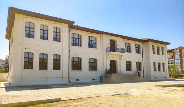 Tarihi İnönü Ortaokulu, Restorasyonun Ardından Eski İhtişamına Kavuştu