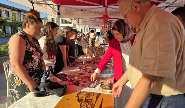 Hanımeli Pazarı Boyabat’ta Kapılarını Açtı