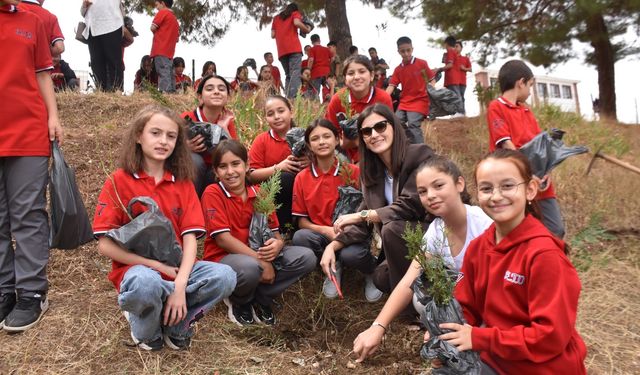 Boyabat’ta Öğrencilere Fidan Dağıtımı ve Dikim Etkinliği