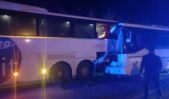 Boyabat Sinop yolunda kaza : 13 yaralı !