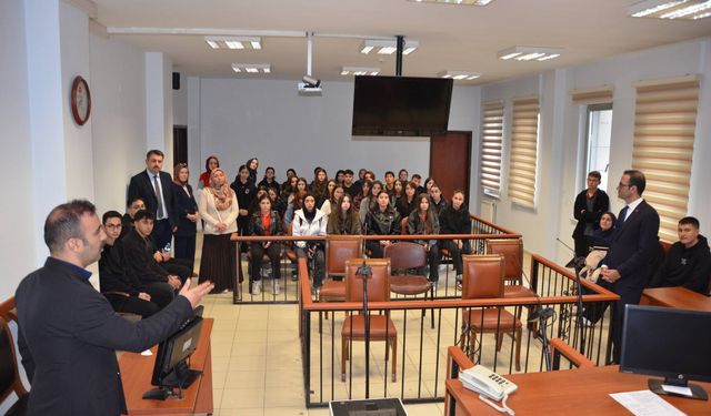 ODAK Projesi ile Öğrenciler Adaletin Kalbinde!