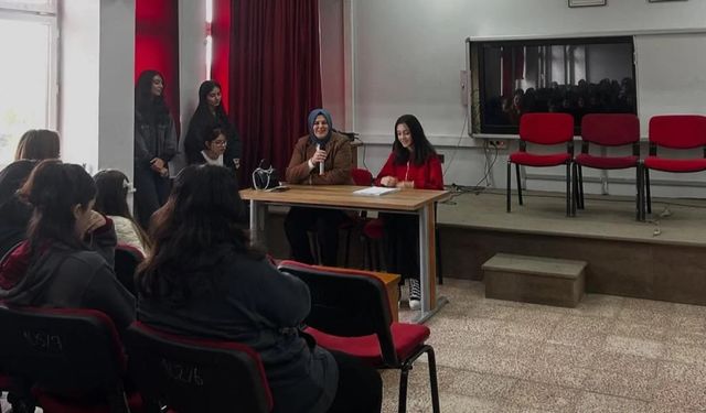 Boyabat'ta öğrenciler ilham veren rol modellerle buluşuyor