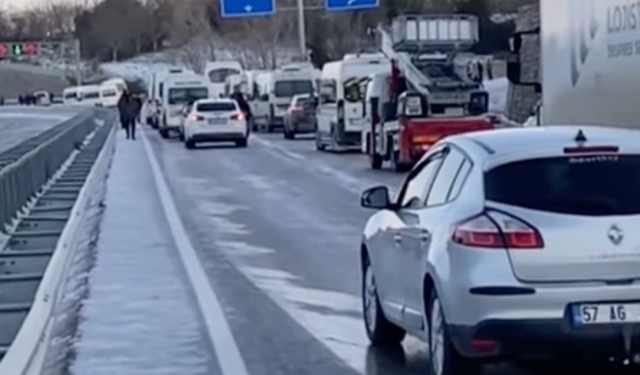 Buzlanma Sinop–Boyabat- Gerze yolunu kapattı