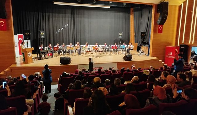 Boyabat'ta "Sanat ve Müzik Gecesi" düzenlendi