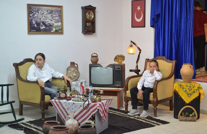 Cengiz Topel İlkokulu ve Ortaokulu’ndan Anlamlı Etkinlik: “Kayıp Hisler Atölyesi” İzleyiciyle Buluştu