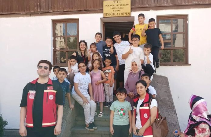 Boyabatlı aileler Sinop'ta Tarihi ve Kültürel mekanları gezdiler