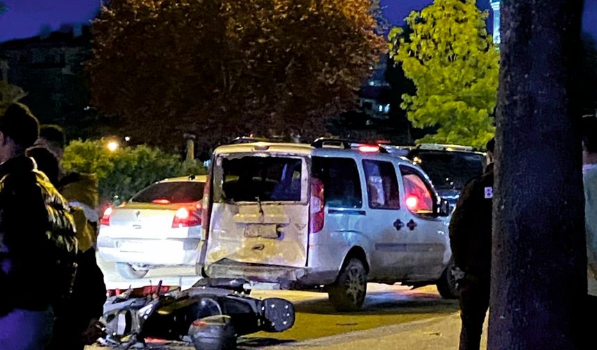 Boyabat'ta Kaza: Motosiklet Hafif Ticari Araca Çarptı, 2 Kişi Ağır Yaralandı