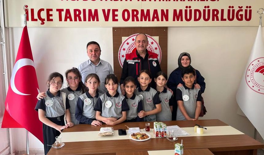 Ekobuluş Takımı’ndan İlçe Tarım Müdürlüğü’ne Ziyaret: Minik Böcek Bilimcilerden Ekosistem Araştırması