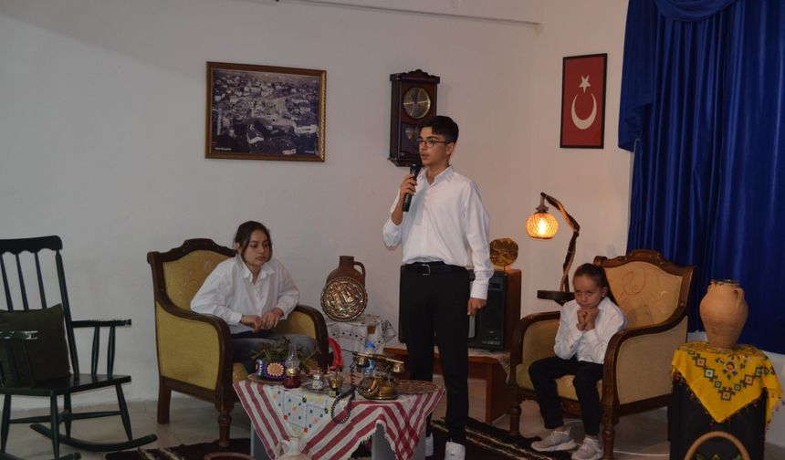 Cengiz Topel İlkokulu ve Ortaokulu’ndan Anlamlı Etkinlik: “Kayıp Hisler Atölyesi” İzleyiciyle Buluştu